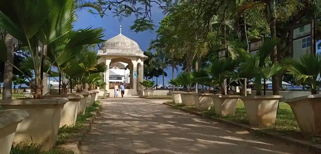 Stone Town spices and beach relaxation during 4 Days Zanzibar Vacation